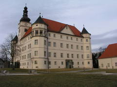 Das Renaissanceschloss Hartheim im heutigen Zustand. Quelle: Lern- und Gedenkstätte Schloss Hartheim