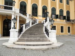 Das Schloss Schönbrunn zählt mit über 3,6 Mio. Besuchern jährlich zu den beliebtesten Sehenswürdigkeiten Wiens.